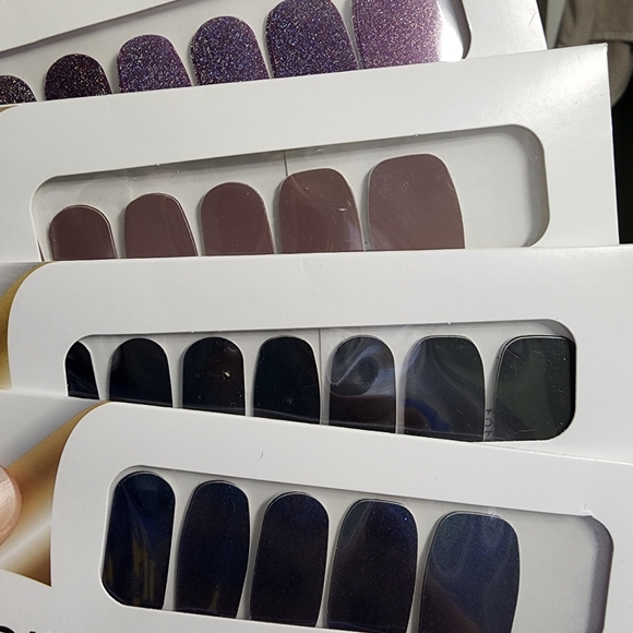 Color street - Picture 3 of 8